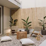 Saleh - 2 Bedrooms, Pool, Gym, Terrace In Santos Lisboa