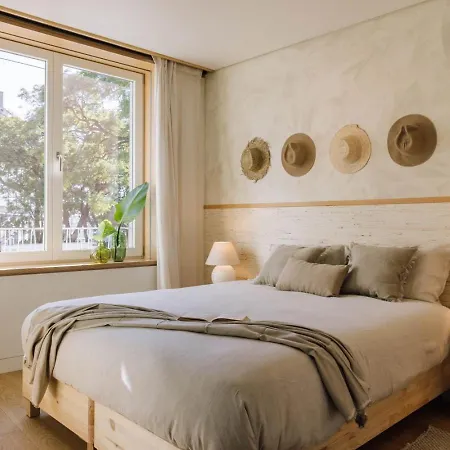 Saleh - 2 Bedrooms, Pool, Gym, Terrace In Santos Лиссабон