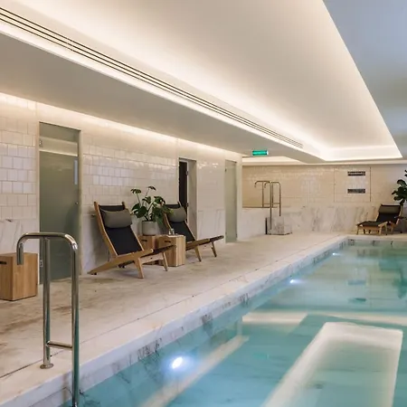 Saleh - 2 Bedrooms, Pool, Gym, Terrace In Santos * Lisbon