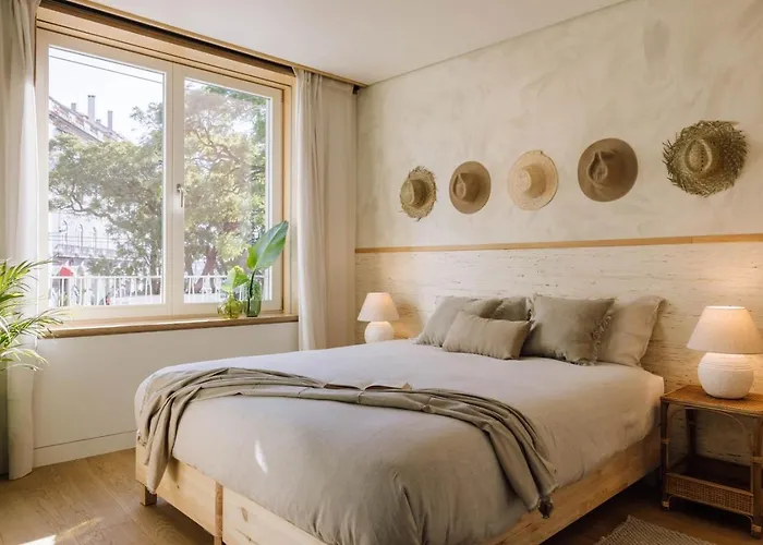 Saleh - 2 Bedrooms, Pool, Gym, Terrace In Santos Лісабон